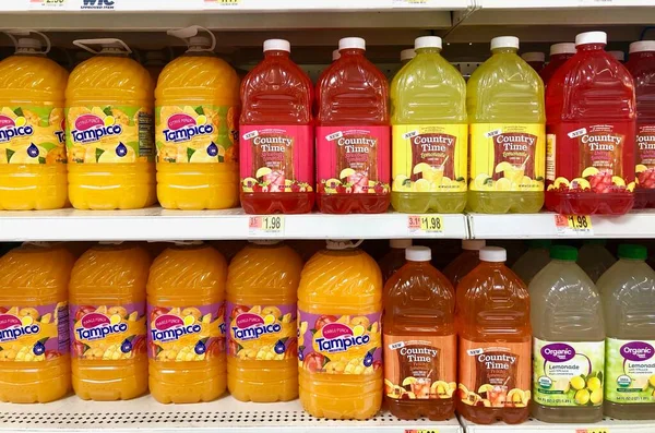 Spencer Wisconsin January 2021 Several Bottles Juice Drink Store Shelf — Stock Photo, Image