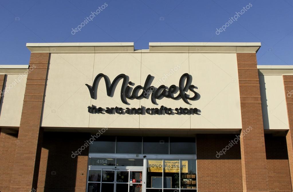 Michaels Stock Photo - Download Image Now - Store, Craft, Art And Craft -  iStock