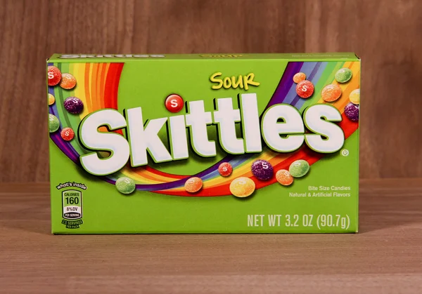 Caixa de Skittles azedo Doce — Fotografia de Stock