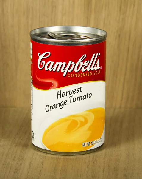 Банка супа из оранжевого помидора Кэмпбелла — стоковое фото