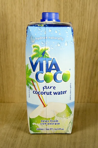 Bottiglia di Vita Coco Acqua di Cocco — Foto Stock