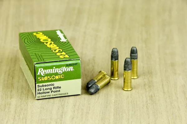 Remingtonin laatikko 22 kuoret — kuvapankkivalokuva