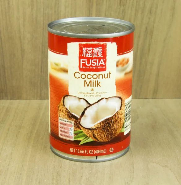 Can of Fusia Coconut Milk — Stock Photo, Image