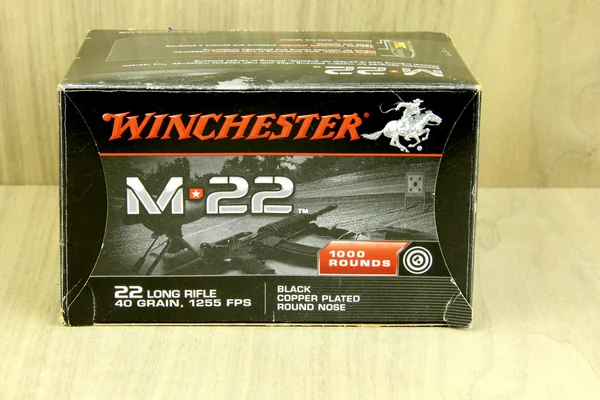 Caja de Winchester 22 balas de fusil largo —  Fotos de Stock