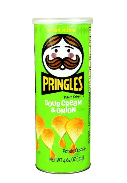 Pringles saure Sahne und Zwiebelkartoffelchips — Stockfoto