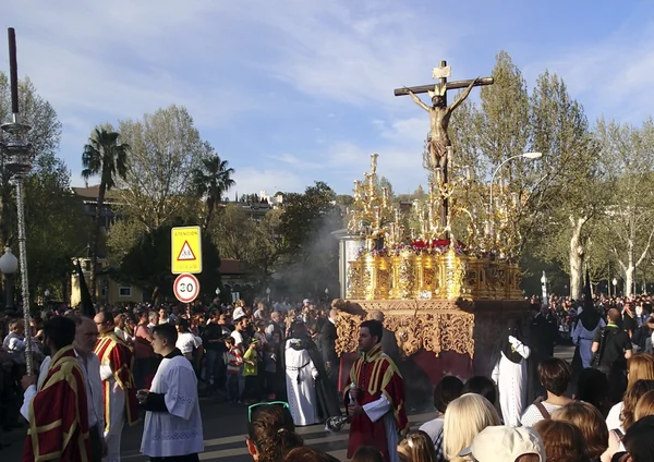 Religieuze Pasen processie op Granada Spanje — Stockfoto