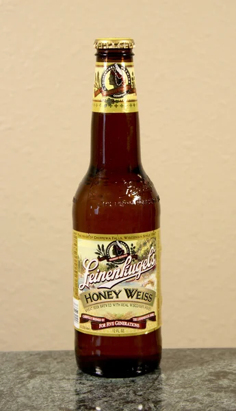 Bottle of Leinenkugel Summer Shandy Beer — Stock Photo, Image