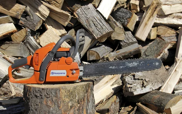 Husqvarana Chainsaw — Stockfoto