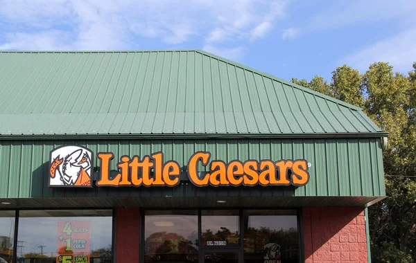 Little Caesars Storefront Sign — Stock Photo, Image