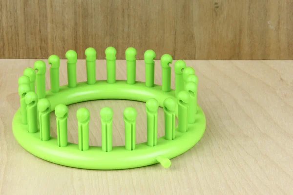 Ronde groene Knitting Loom — Stockfoto