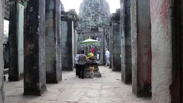 Angkor thom tapınak kompleksi — Stok video