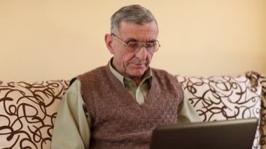 Komuta sizde dizüstü kullanarak metin türleri