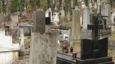 Eski mezarları Lychakiv mezarlığı Lviv üstünde