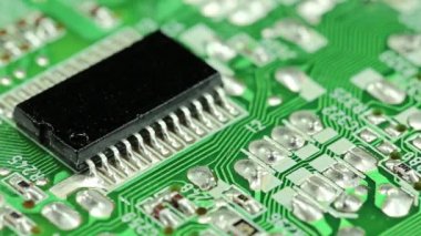 Microcircuit çip ile elektronik bileşenler