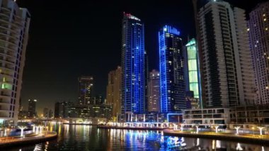 Gece Dubai Marina 'sı