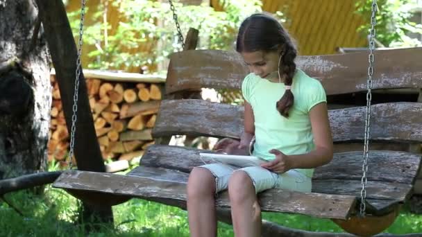 Girls with tablet computer — Stock Video