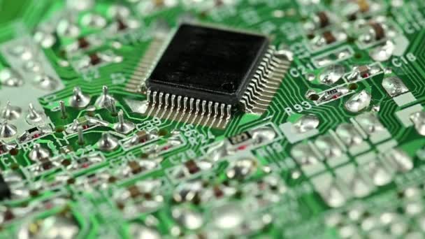 Microcircuit çip ile elektronik bileşenler — Stok video