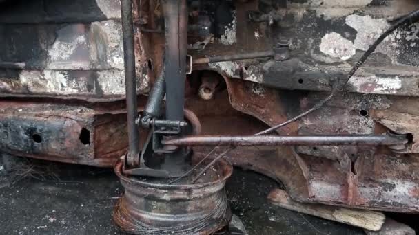 Voiture inversée brûlée 