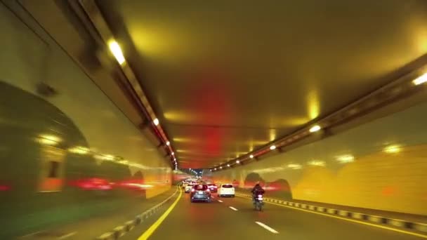 Dubai stad traffic's nachts — Stockvideo