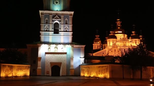 Mikhailovsky altın çatılı Manastırı — Stok video