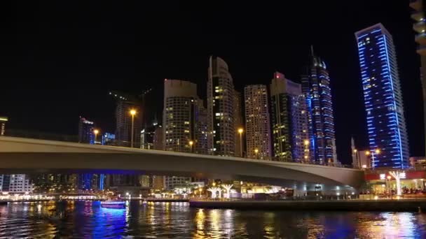 Dubai Marina på natten — Stockvideo