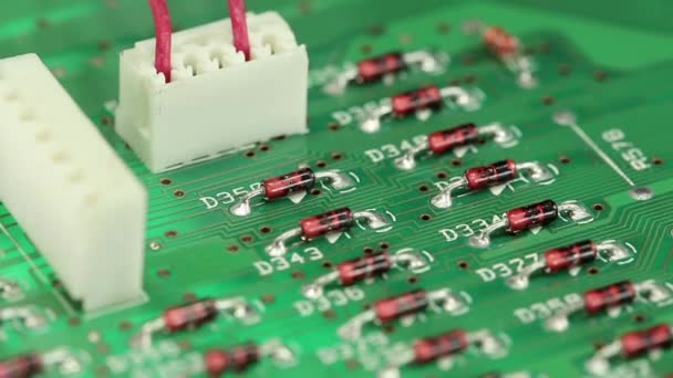 Мікросхема чипу з електронними компонентами — стокове відео