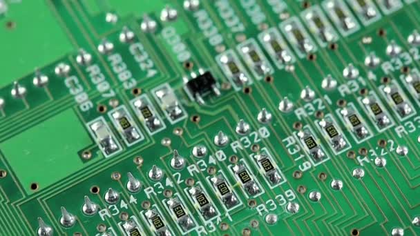 Microcircuito chip con componentes electrónicos — Vídeos de Stock