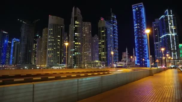 Dubai Marina på natten — Stockvideo