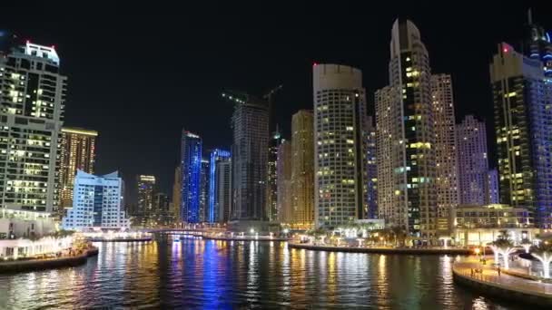 Dubai Marina por la noche — Vídeos de Stock