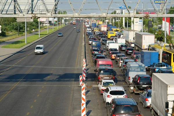 Kyiv Ukraine Juni 2020 Trafikstockning Ena Sidan Vägen Kiev Stad — Stockfoto