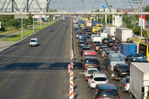 Kyiv Ucraina Giugno 2020 Ingorgo Lato Della Strada Nella Città — Foto Stock