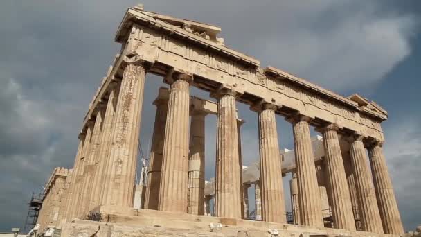 Partenón - templo antiguo en la Acrópolis ateniense en Grecia — Vídeos de Stock