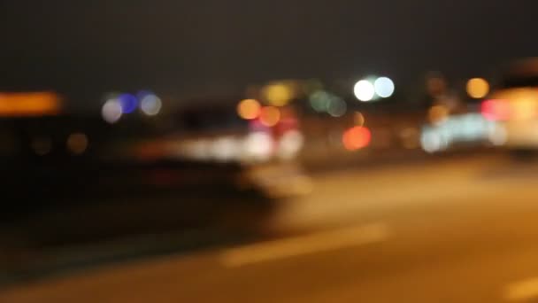 夜の街で車 — ストック動画