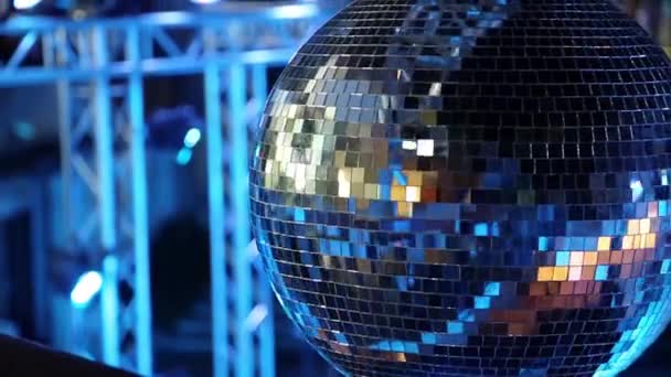 Glitter ball on dancefloor — Stock Video