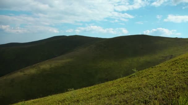Тімелапс хмар у горах — стокове відео