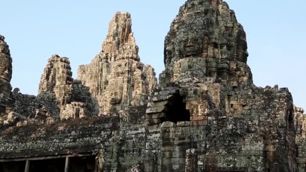 Bayon - antiguo templo Khmer — Vídeo de stock