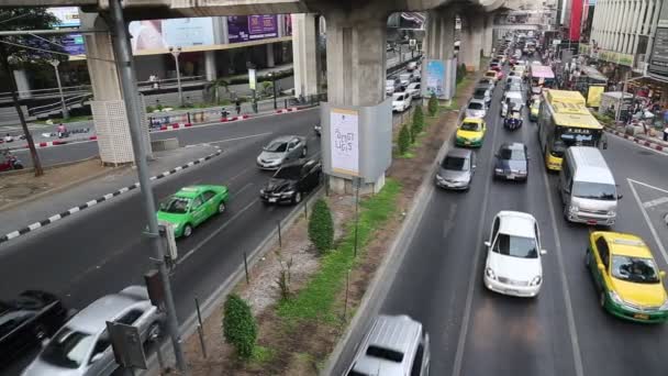 Közúti forgalom Bangkokban — Stock videók