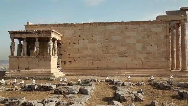 Antique temple in Athenian Acropolis — Stock Video