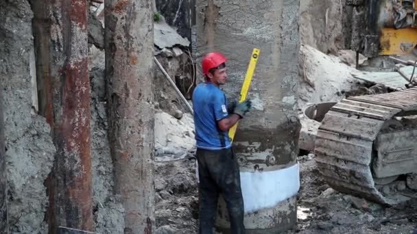 Pozos de perforación para pilas aburridas — Vídeo de stock