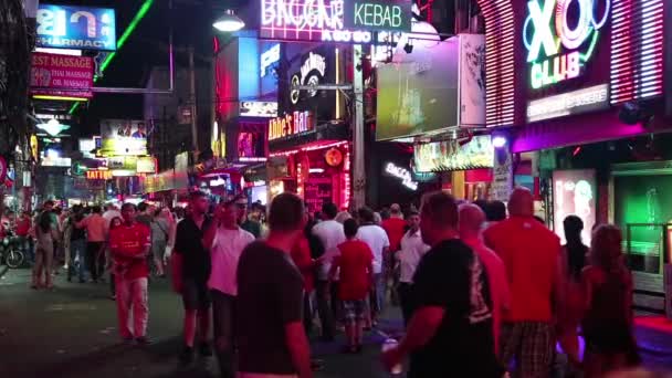 Περπάτημα Street - κόκκινα φανάρια σε Pattaya — Αρχείο Βίντεο