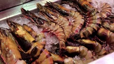 Istakoz ve deniz ürünleri