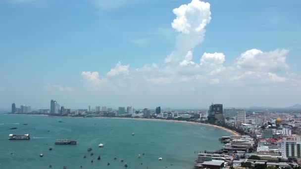 Panorama miasta z seascape w zatoce Pattaya — Wideo stockowe