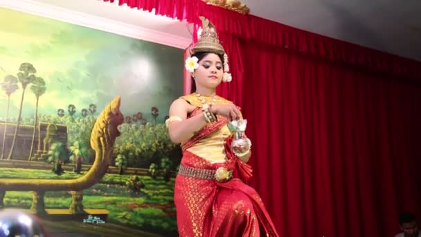 Tradisional Apsara penari — Stok Video