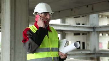 Cep telefonu ile inşaat mühendisi