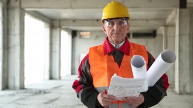 Bina çizimleri ile genel foreman