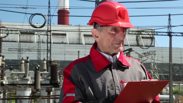 Supervisor de la central eléctrica de calor — Vídeo de stock