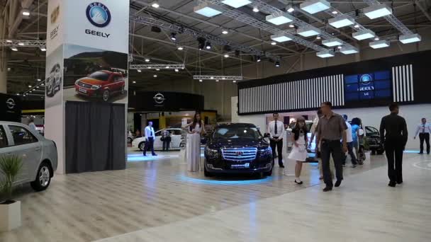 Geely på årlig Automotive show — Stockvideo