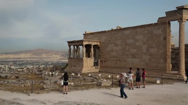 Erechtheion - antique temple in Athenian Acropolis — Stock Video