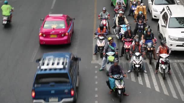 Tráfico por carretera en Bangkok, Tailandia — Vídeos de Stock