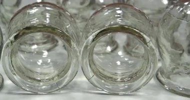 Tıbbi amaçlar için tıbbi kaplar, rehabilitasyon, artan kan akışı, lenfatik drenaj, sırt tedavisi. Halk dilinde kullanılan alternatif ilaçlar masaj ve vakum terapisi.